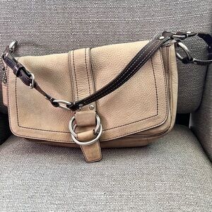 Coach Chelsea Pebbled Beige Leather Handbag Purse Shoulder bag